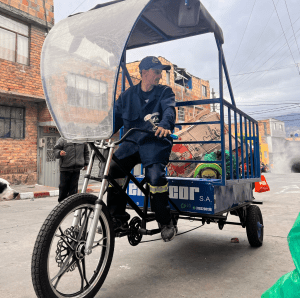 Recicladores de oficio en vehiculo